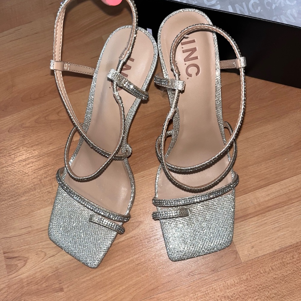 FREE SHIPPING ‼️BRAND NEW IN BOX- NEVER WORN EVENING HEELS FOR WOMEN 👠 SIZE 8 - Picture 11 of 16